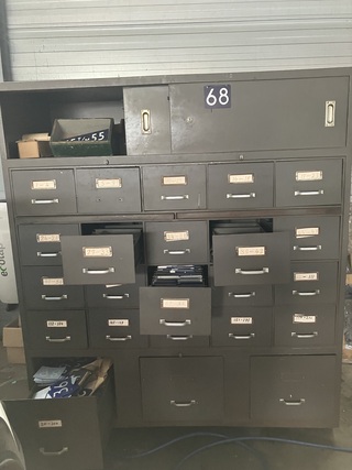 Vintage metalen kast